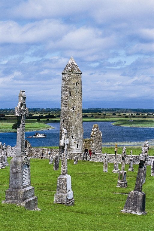 rei-clonmacnoise.jpg