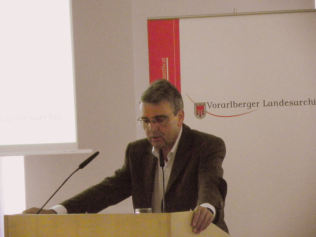 4_5_11 196_jpg-1304718155