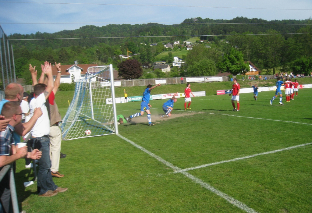 Fu__ball SVL Schruns Sieg 07-05-2011 _33__jpg-1304798106