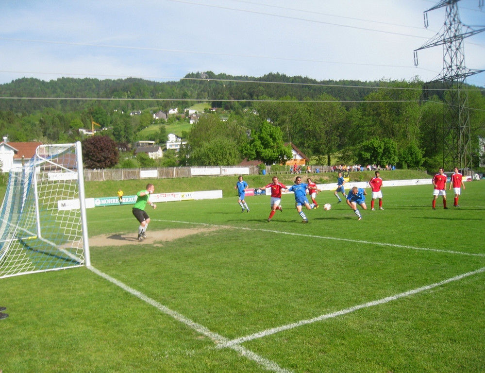 Fu__ball SVL Schruns Sieg 07-05-2011 _29__jpg-1304798053