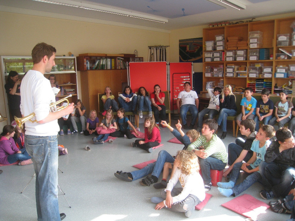 MSL Besuch in der Volksschule 2011 _26__jpg-1304953973