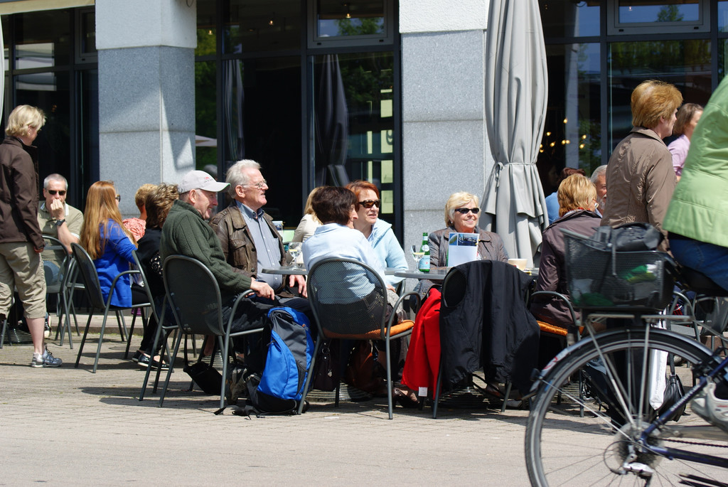 gem__tlicher hock in friedrichshafen.jpg