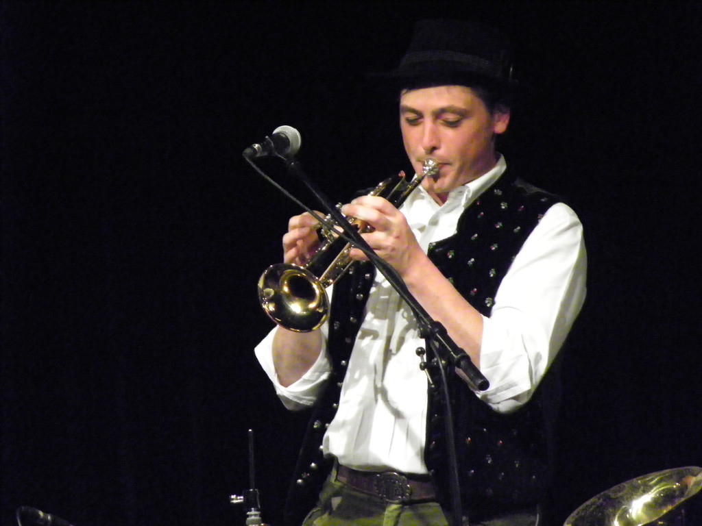 110_7643_JPG-1305385489