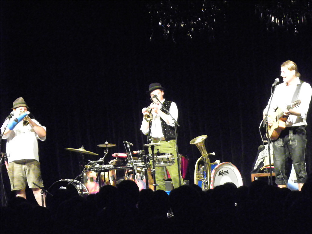 110_7647_JPG-1305385499