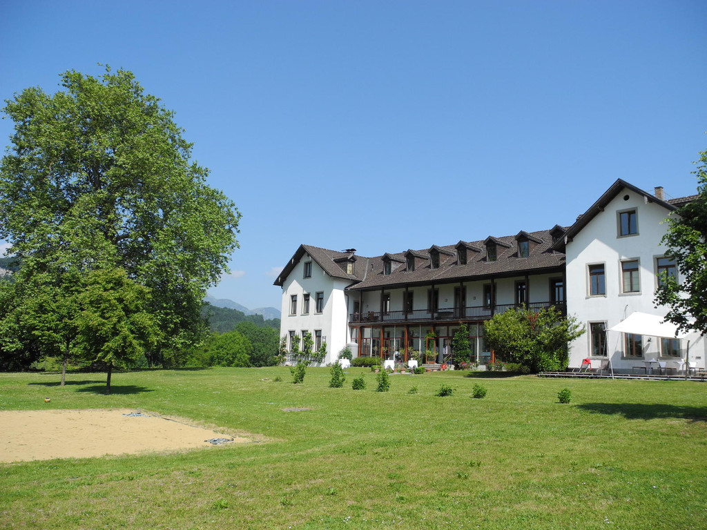 01_JPG-1305445204