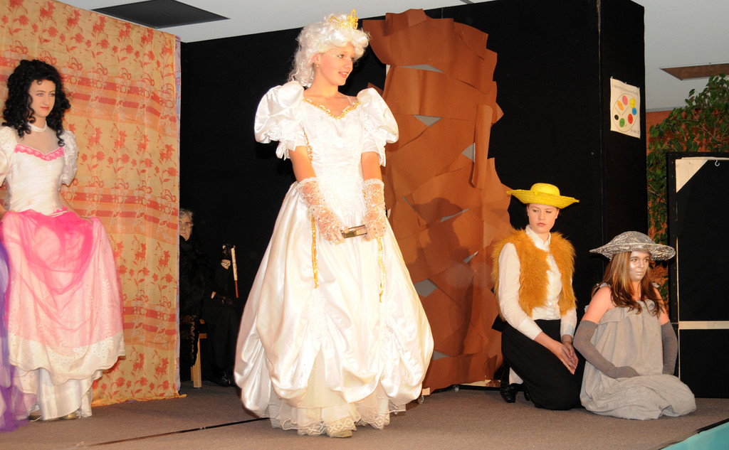 Schultheater H__chst 14_05_2011 30_jpg-1305473529