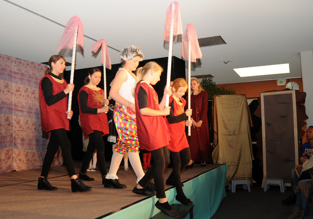 Schultheater H__chst 14_05_2011 64_jpg-1305473786