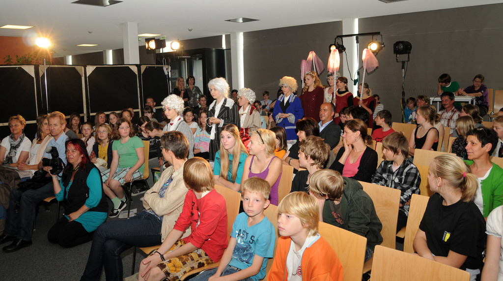 Schultheater H__chst 14_05_2011 65_jpg-1305473808