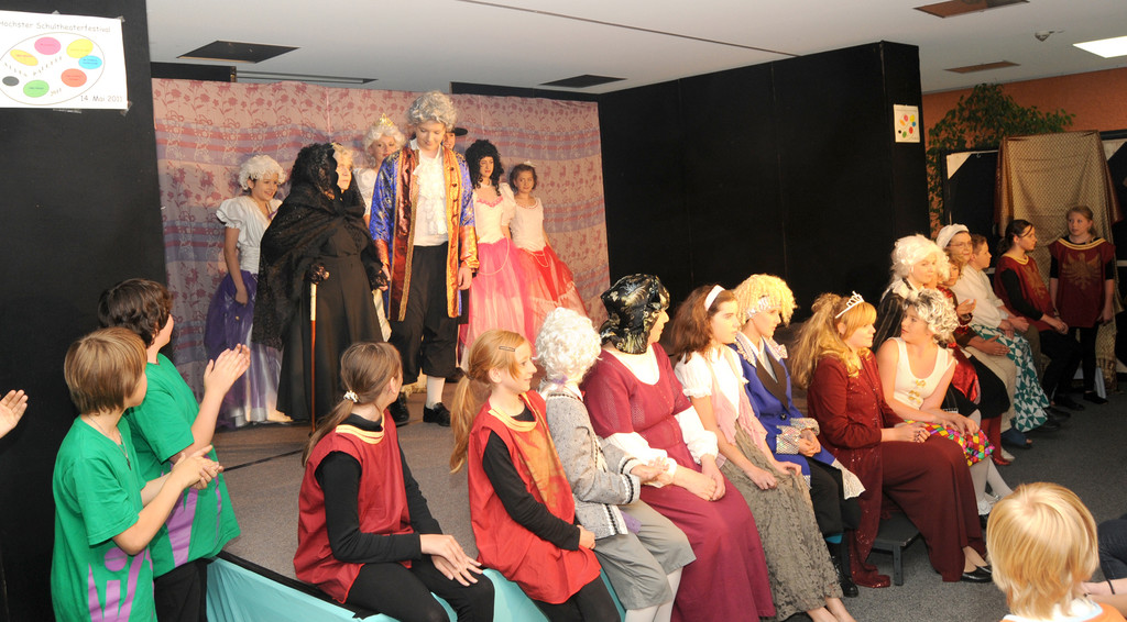 Schultheater H__chst 14_05_2011 72_jpg-1305473886