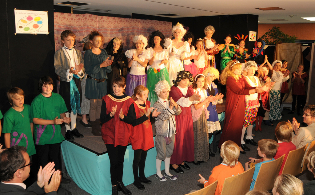 Schultheater H__chst 14_05_2011 76_jpg-1305473936