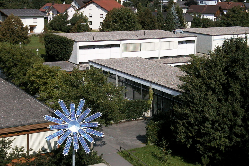 FotovoltaikStrassenbeleuchtung04.jpg
