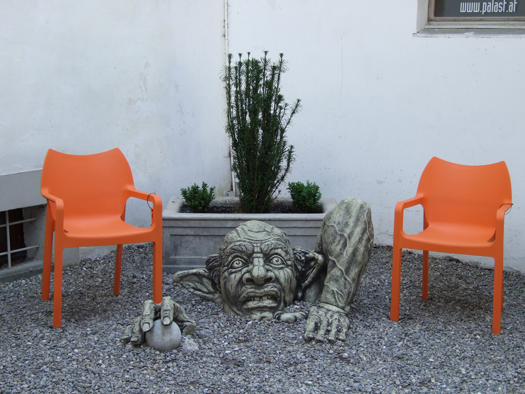 stuhl10_jpg-1305645057