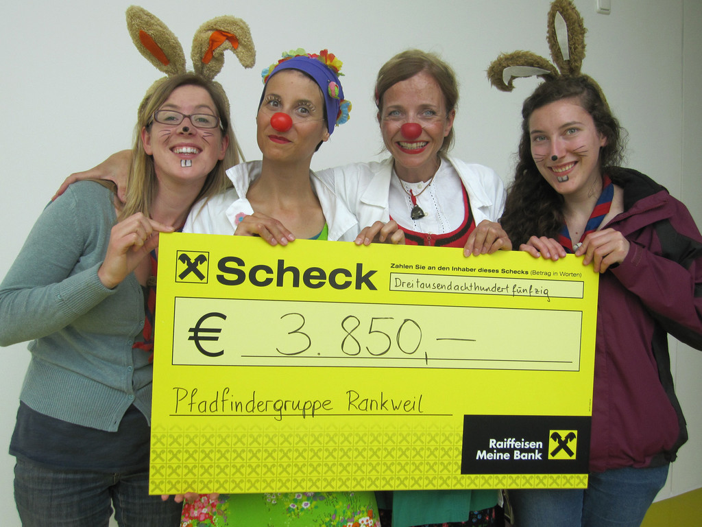 Auf die Eier 2011 Spenden__bergabe.jpg