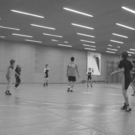 neue Halle Kinder sw.jpg