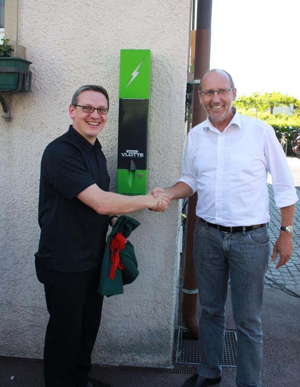 Eroeffnung Elektro Tankstelle Lochau 2011 _1__jpg-1305979188