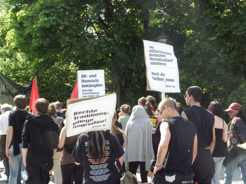 21052011demonstrationbadreichenhallaktivnews_30.jpg