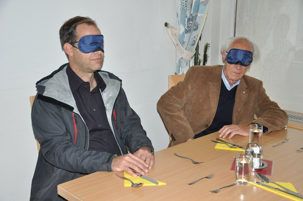 peterschmidhelmutspiegel.jpg