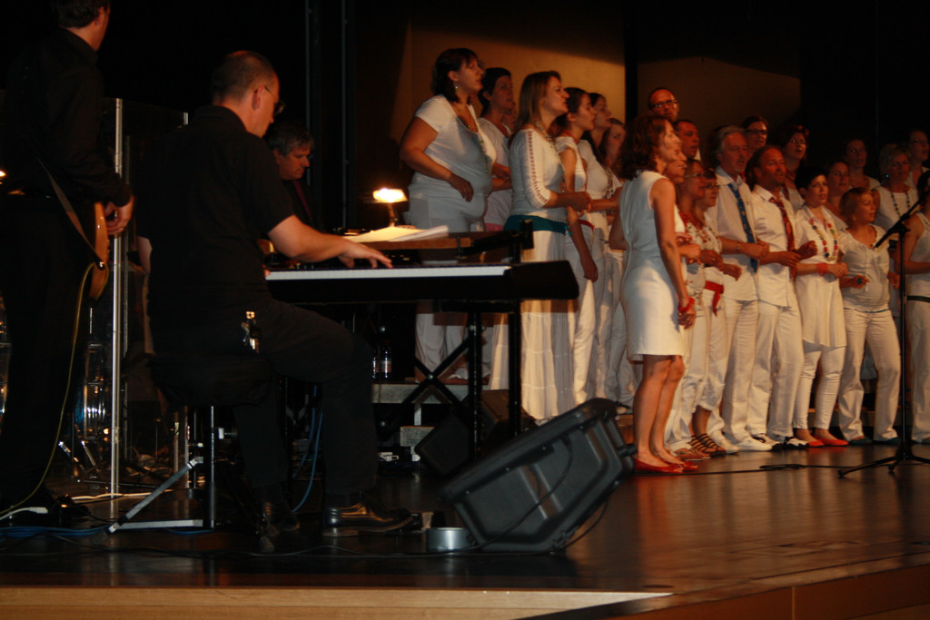 SINGRING 3IMG_0896_JPG-1306074498