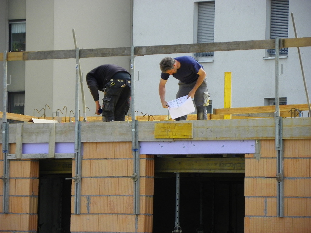 110_1851_JPG-1306097415