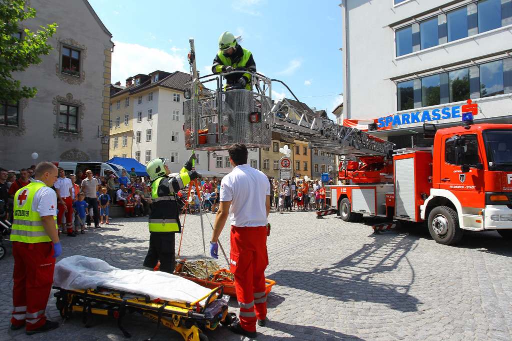 Bergung einer verletzten Person aus gro__er H__he_JPG-1306137893