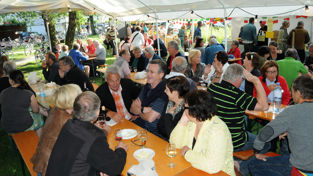 Piemontmarkt 28_05_2011 72_jpg-1306608149