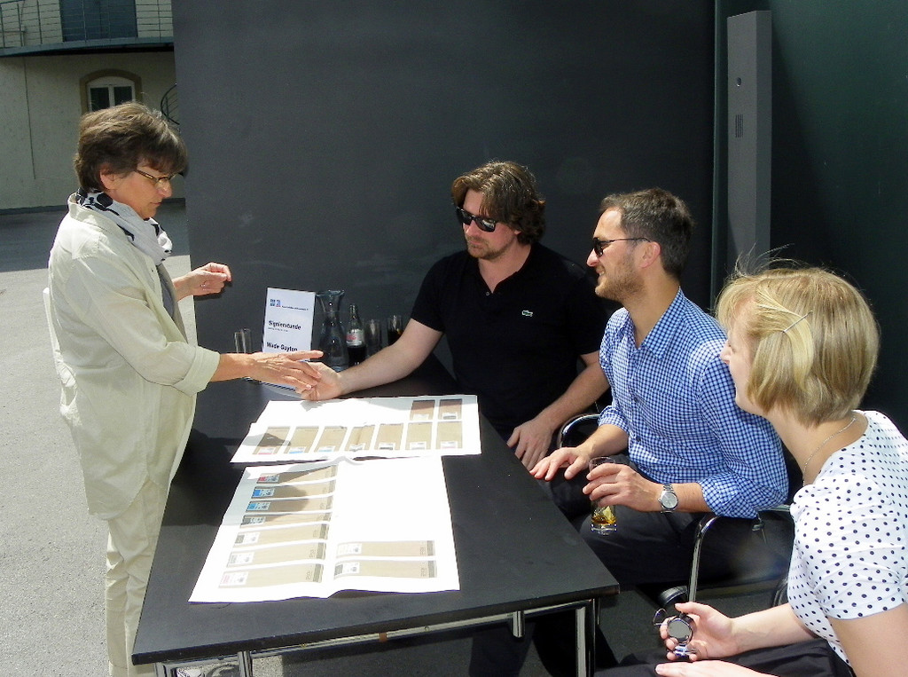 111_1442_JPG-1306708019