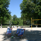 Der Volksgarten bietet sogar Strandfeeling. - © SALZBURG24