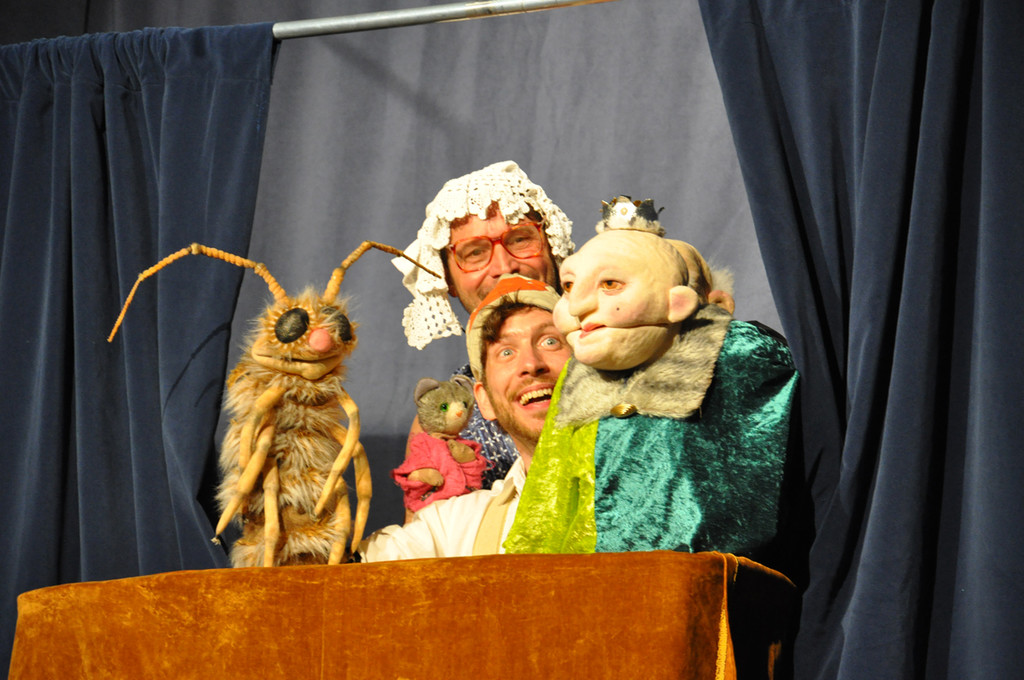 12des kaisersneuekleide_jpg-1306767904