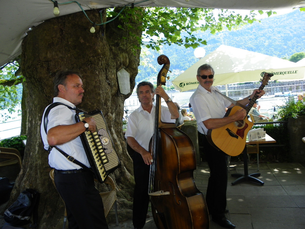 111_0223_JPG-1306881081