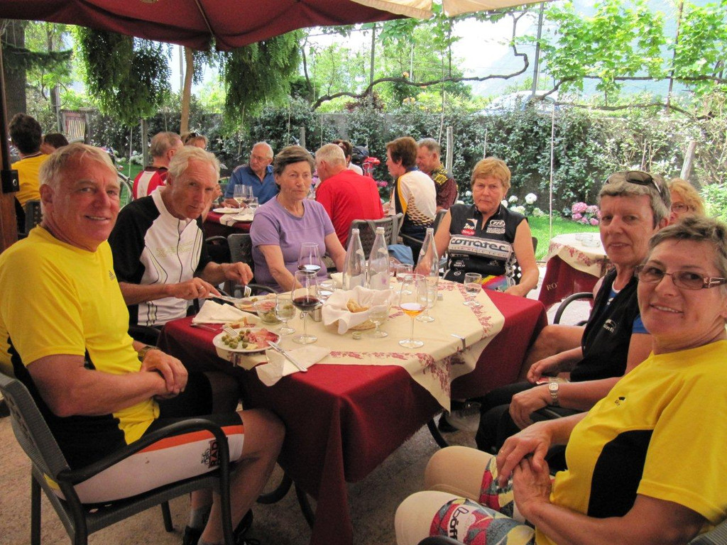 Etschradweg 2_ Tour 22_ - 26_ Mai 2011 035.jpg