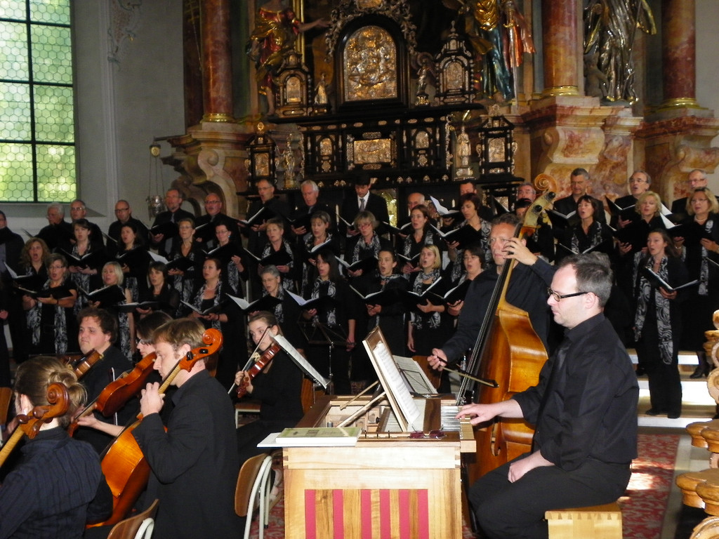 111_2563_JPG-1306965630