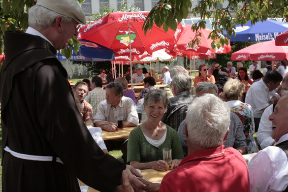 KLF 2011 002 Festbesucher.JPG