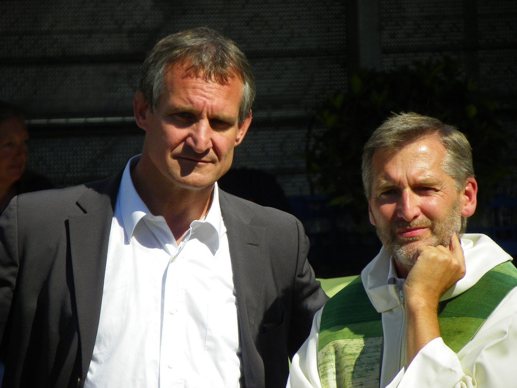 111_1698_JPG-1307486350