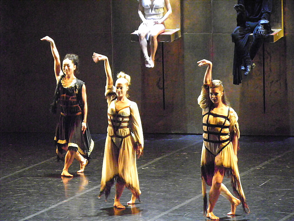 111_3260_JPG-1307832930