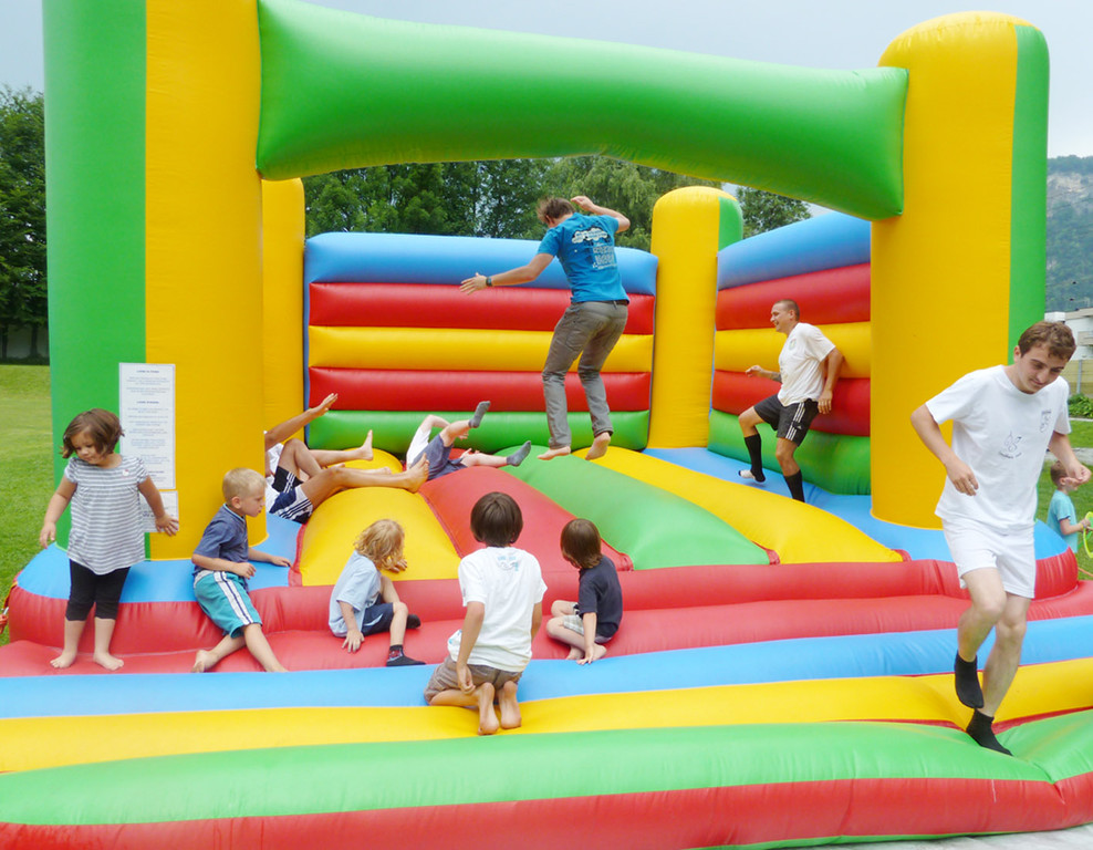 Konki12Huepfburg_jpg-1307915725