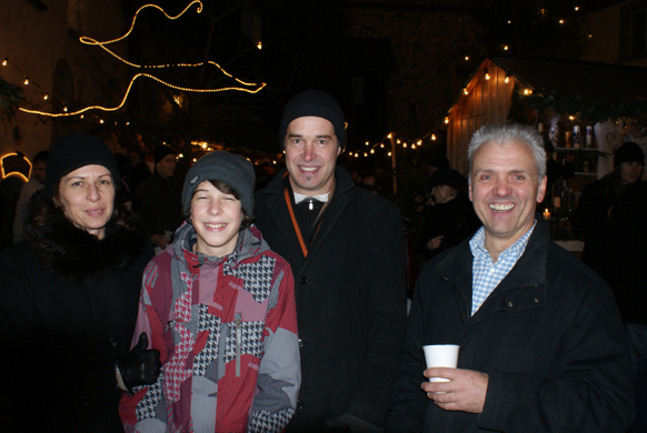 HS Dir_ Moosbrugger mit Familie und Hubert Sinz.JPG