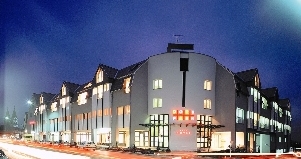 Hotel Dorfpark bei Nacht