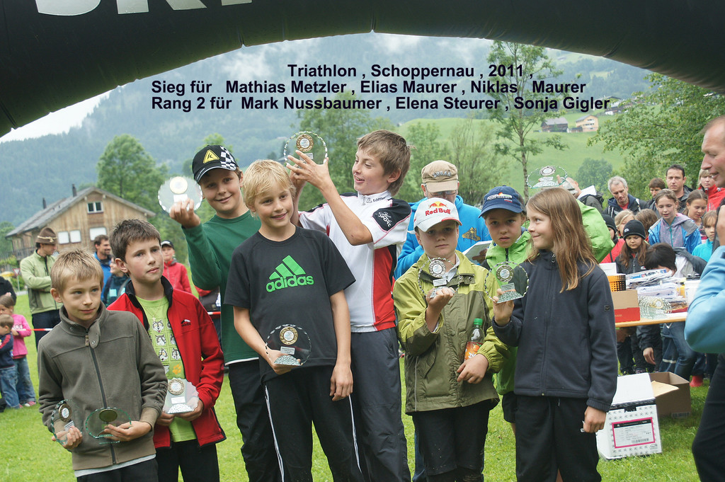 Schoppernau  Triathlon  Siegerehrung  Mannschaft 1 und 2.jpg