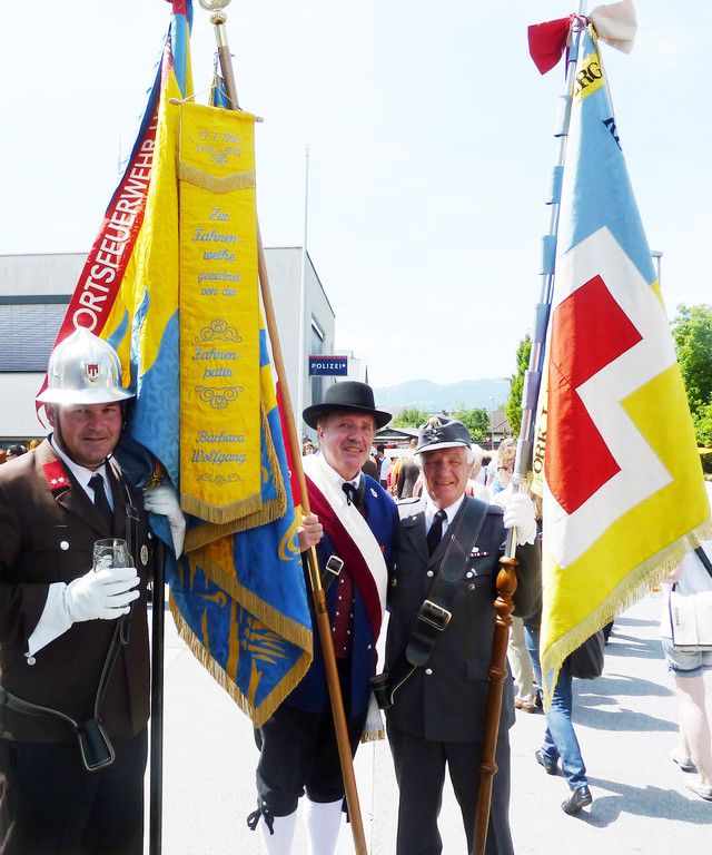 Leiter32EmsFahnen_jpg-1308086018