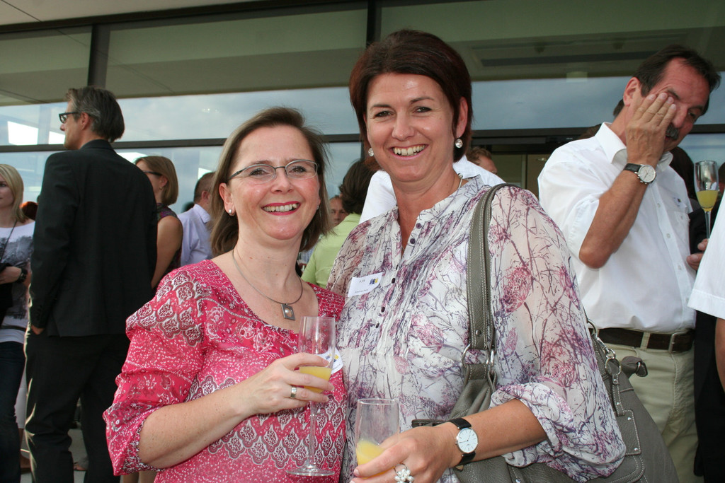 IMG_9879_jpg-1308245300