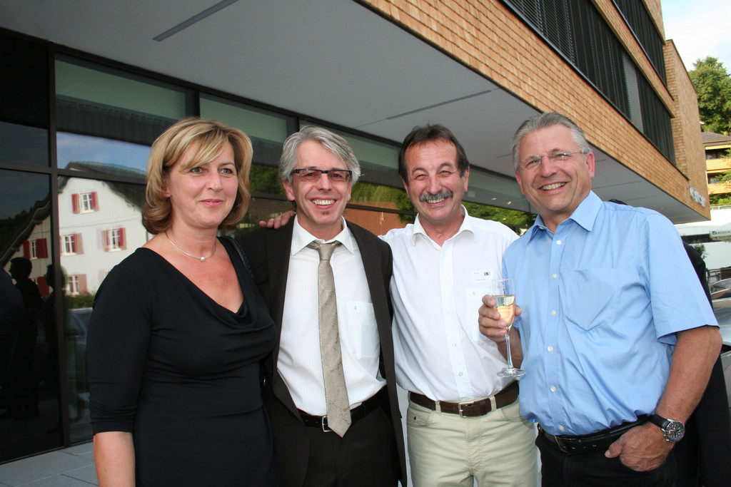 IMG_9894_jpg-1308245319