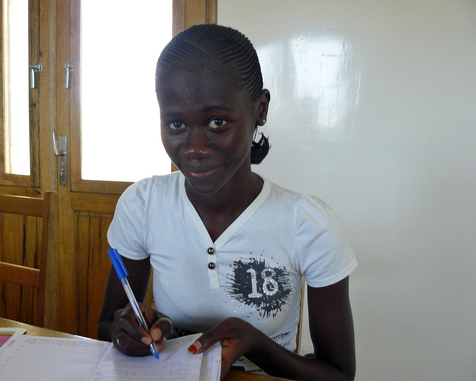 Fatou_jpg-1308442881