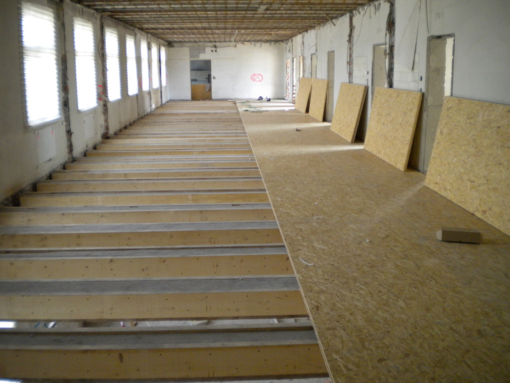 085-Einbau OSB ___ EG Mitteltrakt.jpg