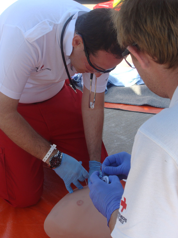 Thorax Entlasstungspunktion bei Polytrauma_JPG-1308552052