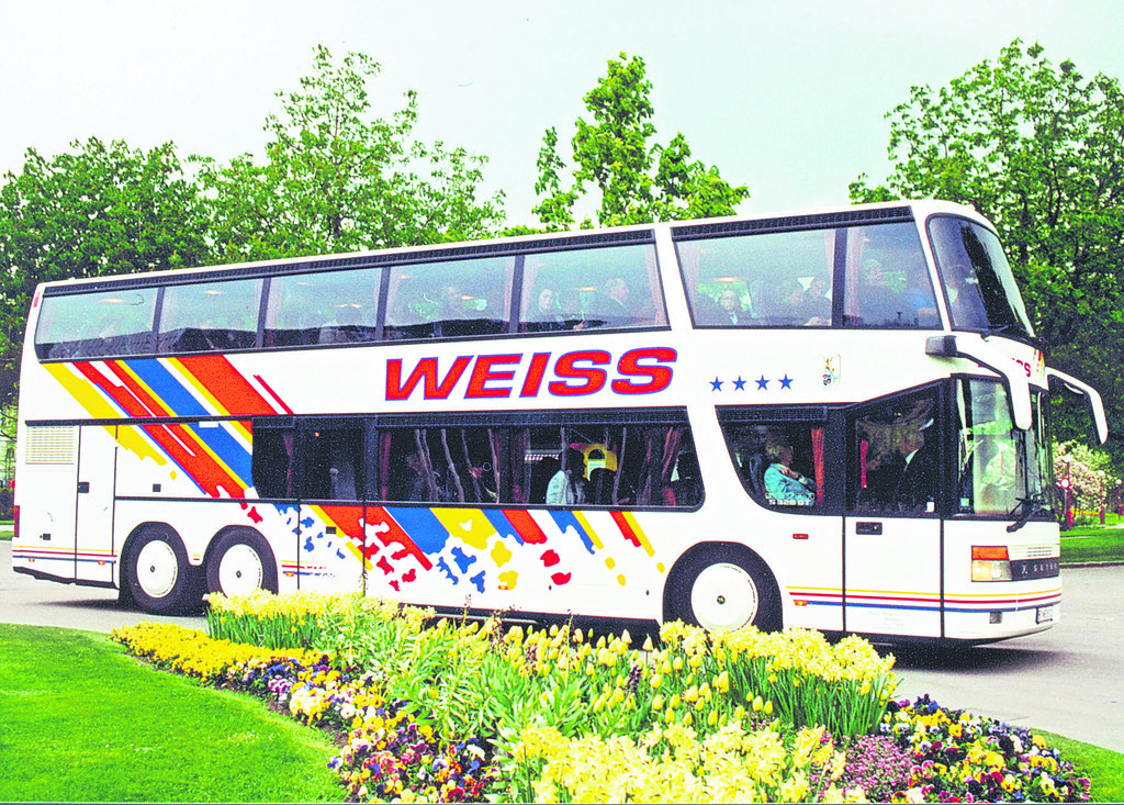 WeissBus.JPG