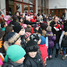 Volksschulchor Christkindlemarkt 009 _1_.jpg