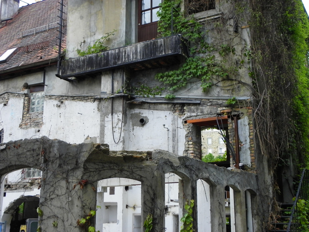 6_6_11 211_jpg-1308870182