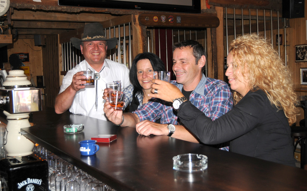 Pro Western 215_jpg-1309082385