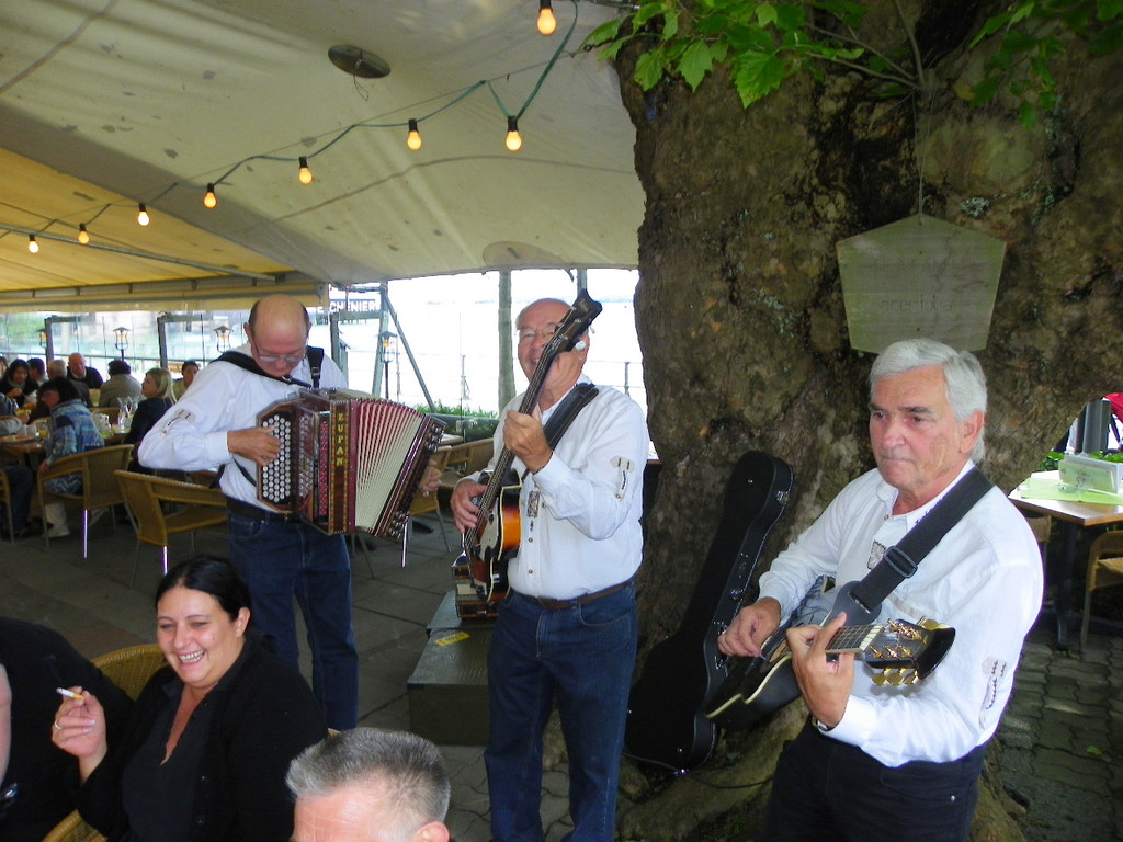 111_5698_JPG-1309127907