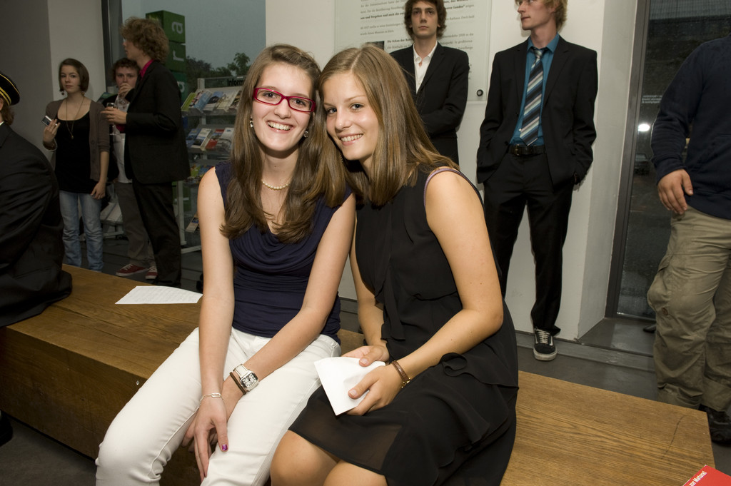 Laura _l__ und Julia BORG Schoren_jpg-1309164949